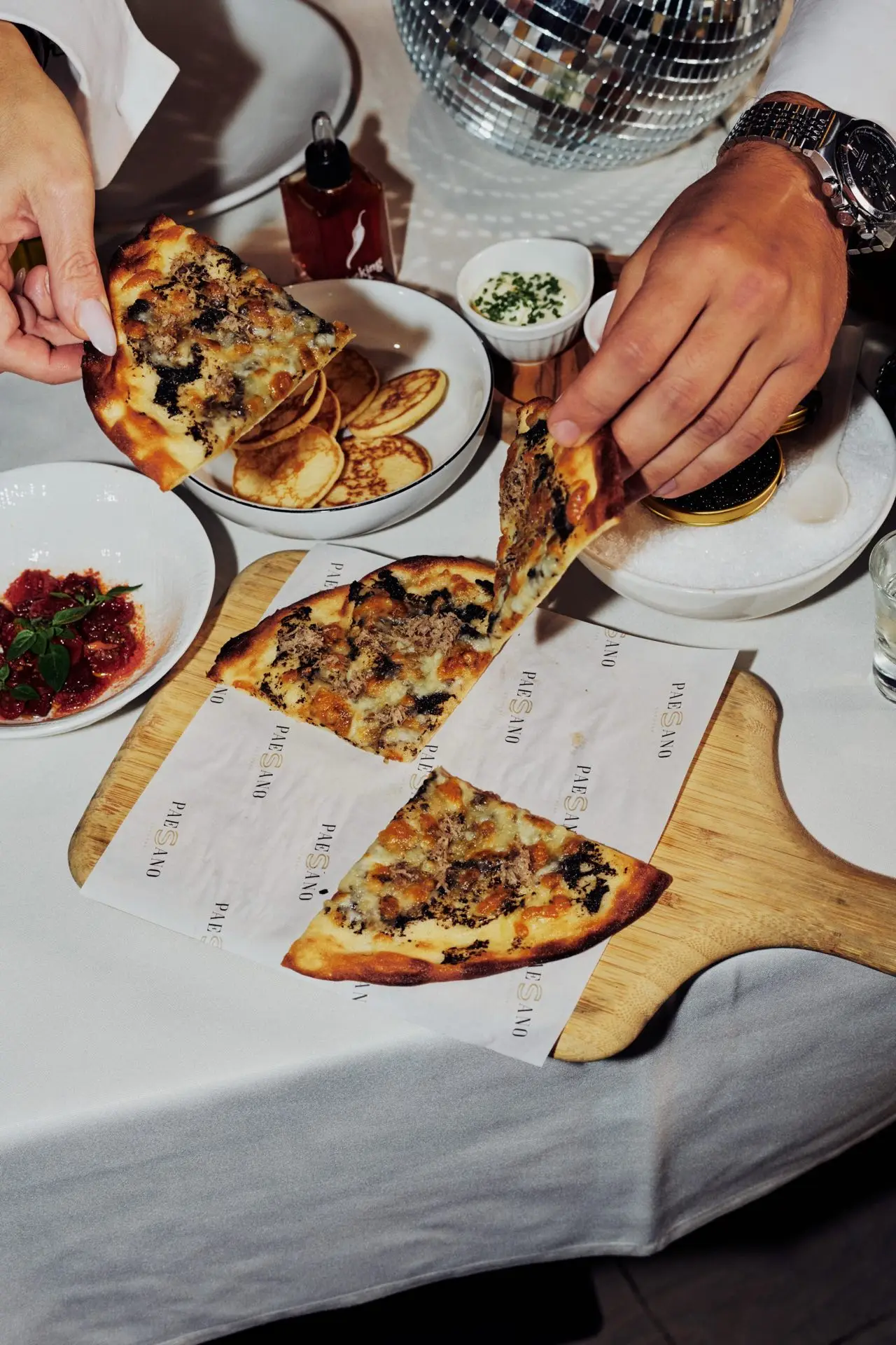 Truffelpizza om te delen